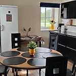 Pakri Parun Aparthotel *