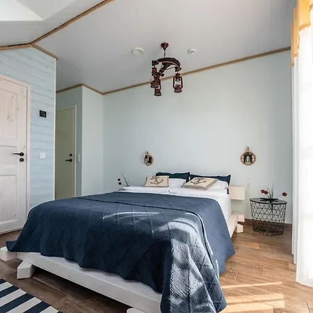 Pakri Parun Aparthotel