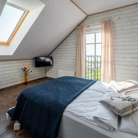 Pakri Parun Aparthotel